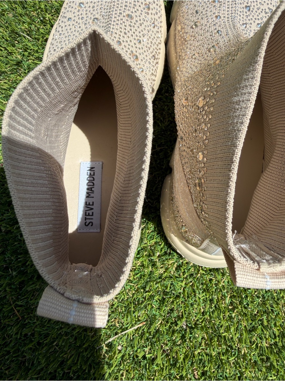 Steve Madden's 'Kaia' sock sneakers - Picture 5 of 17